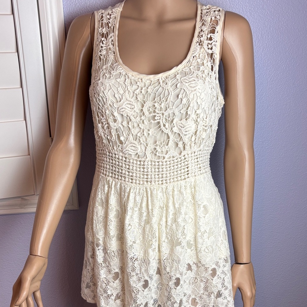 Romantic Adiva Cream Bobbin Lace Sleeveless Blouse with Matching Lining Cami